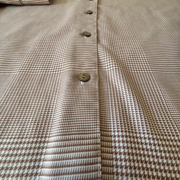 Foxcroft wrinkle free cotton blend button down long sleeve shirt size 8 - Picture 9 of 16